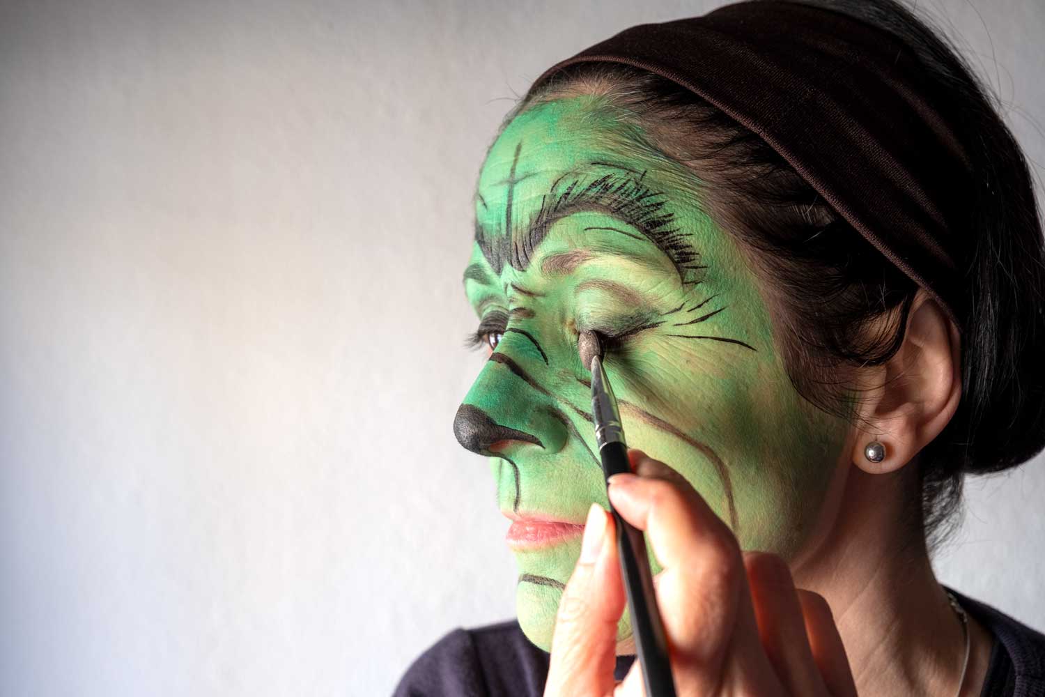 Cómo hacer el maquillaje de El Grinch